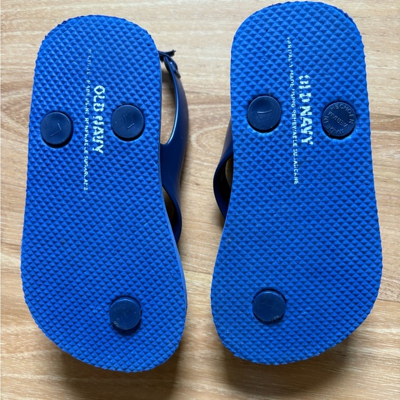 Old Navy x Disney Blue Kids Flip Flops - Picture 3 of 4